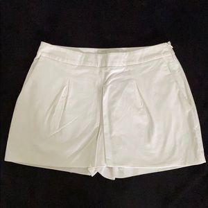 EUC Joie White Skort SZ M